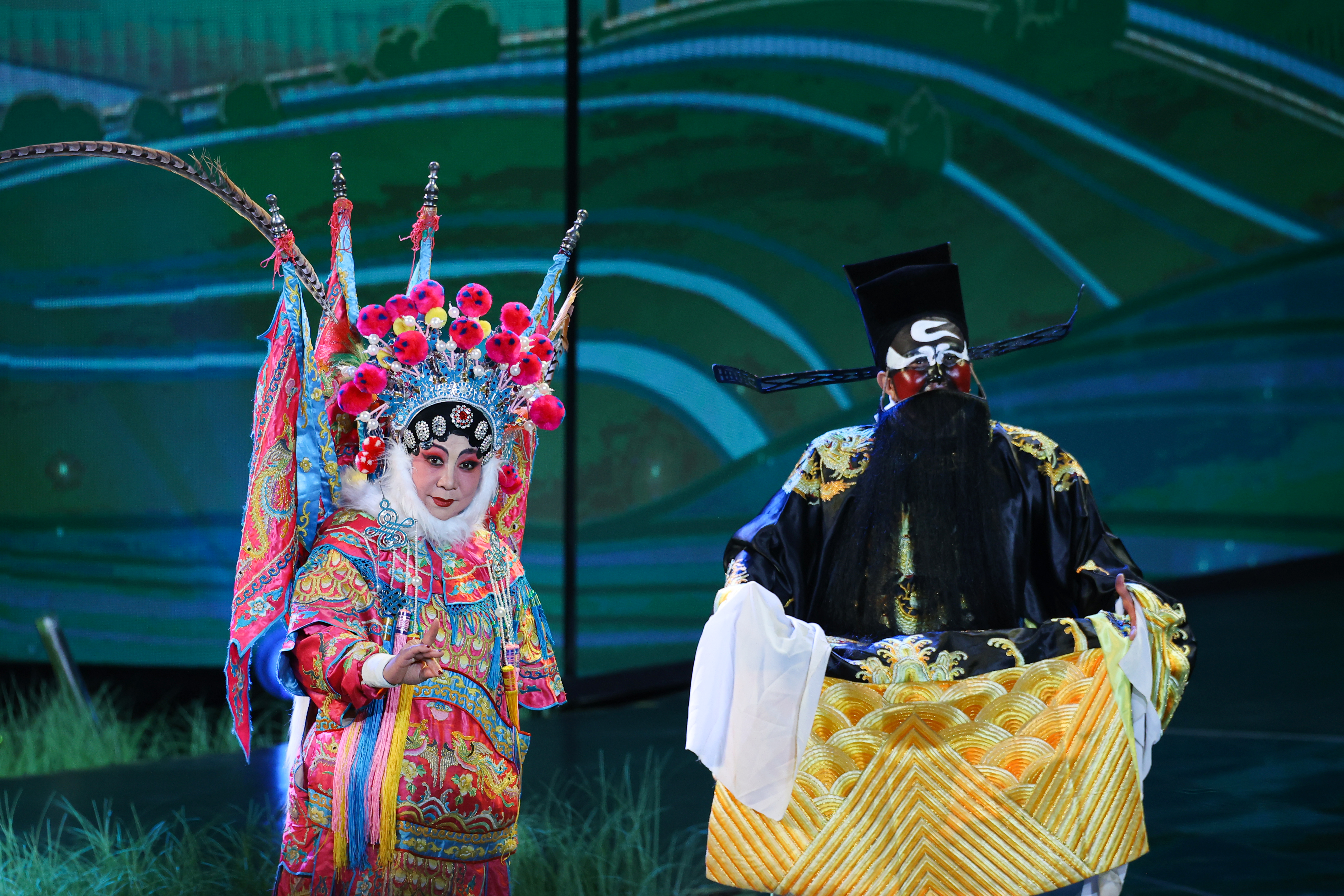 4月3日晚，2023中国（365买球怎么玩_365手机体育app_盒子365靠谱吗）清明文化节开幕晚会如约而至，圆满播出。全媒体记者 袁洋 摄